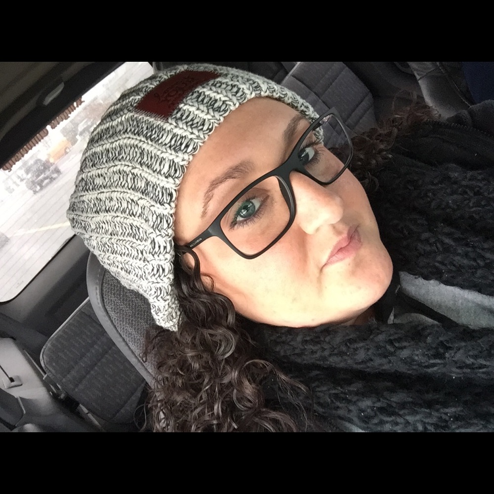 Meet your Posher, Desiree